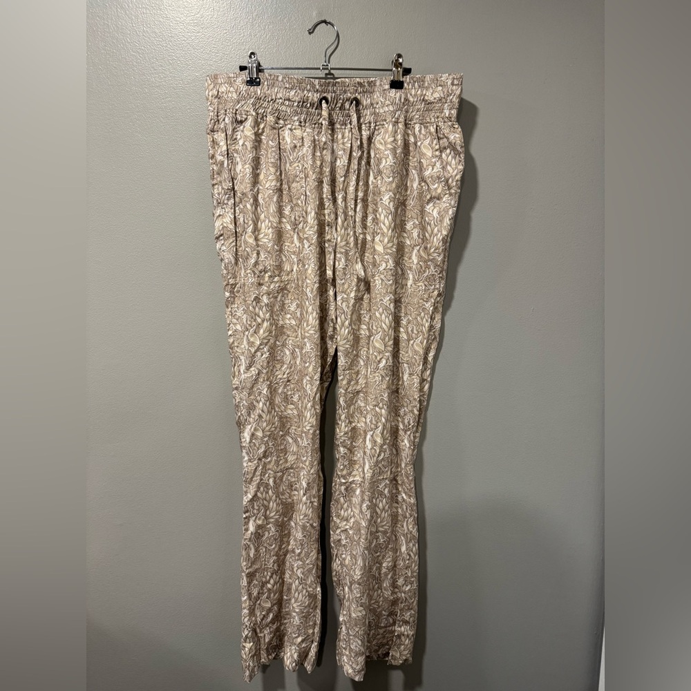 Kerrits Neutral Floral-Print Jogger Pants